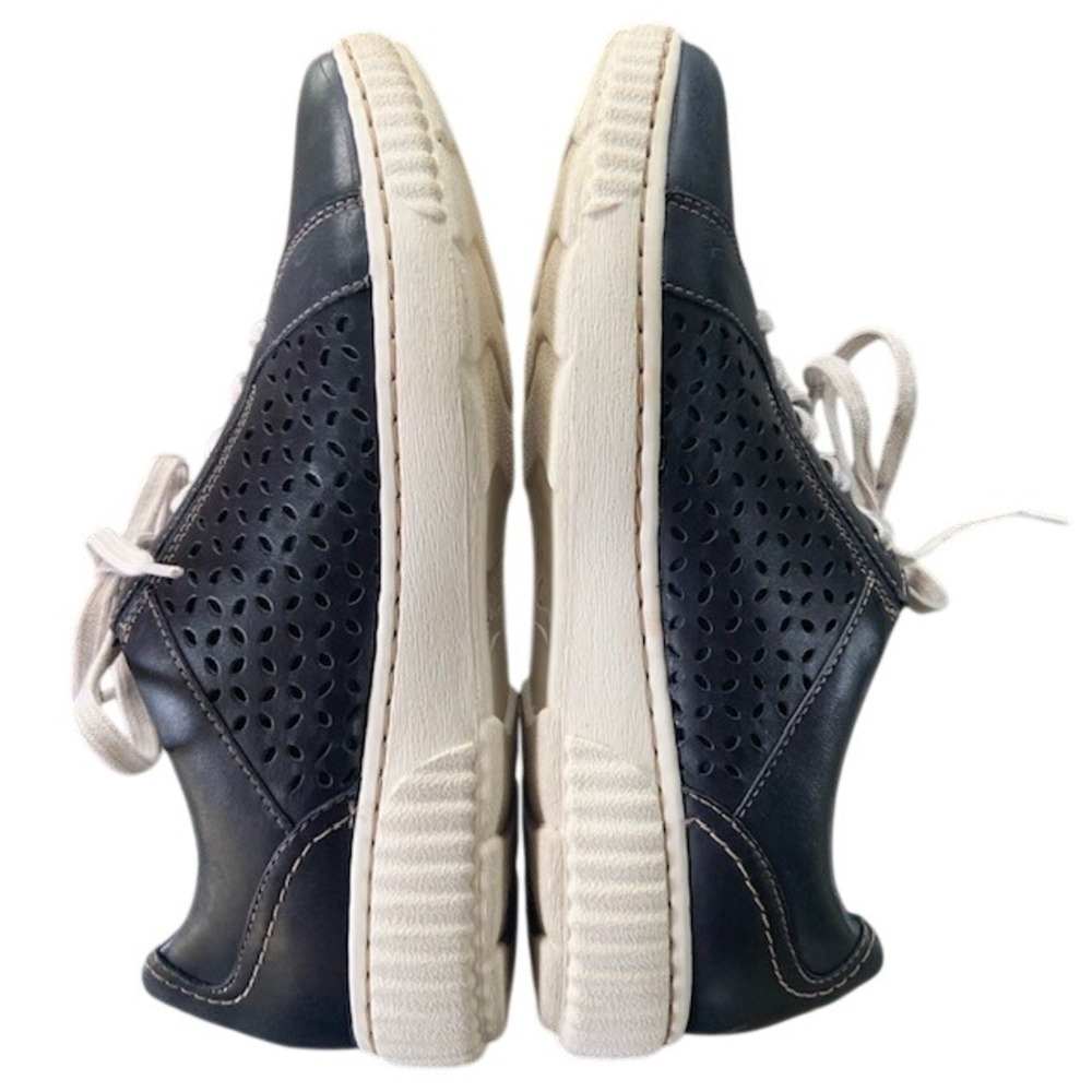 Clarks Collection Navy Leather Sneakers Women's 8 Ultimate Comfort Lace Up